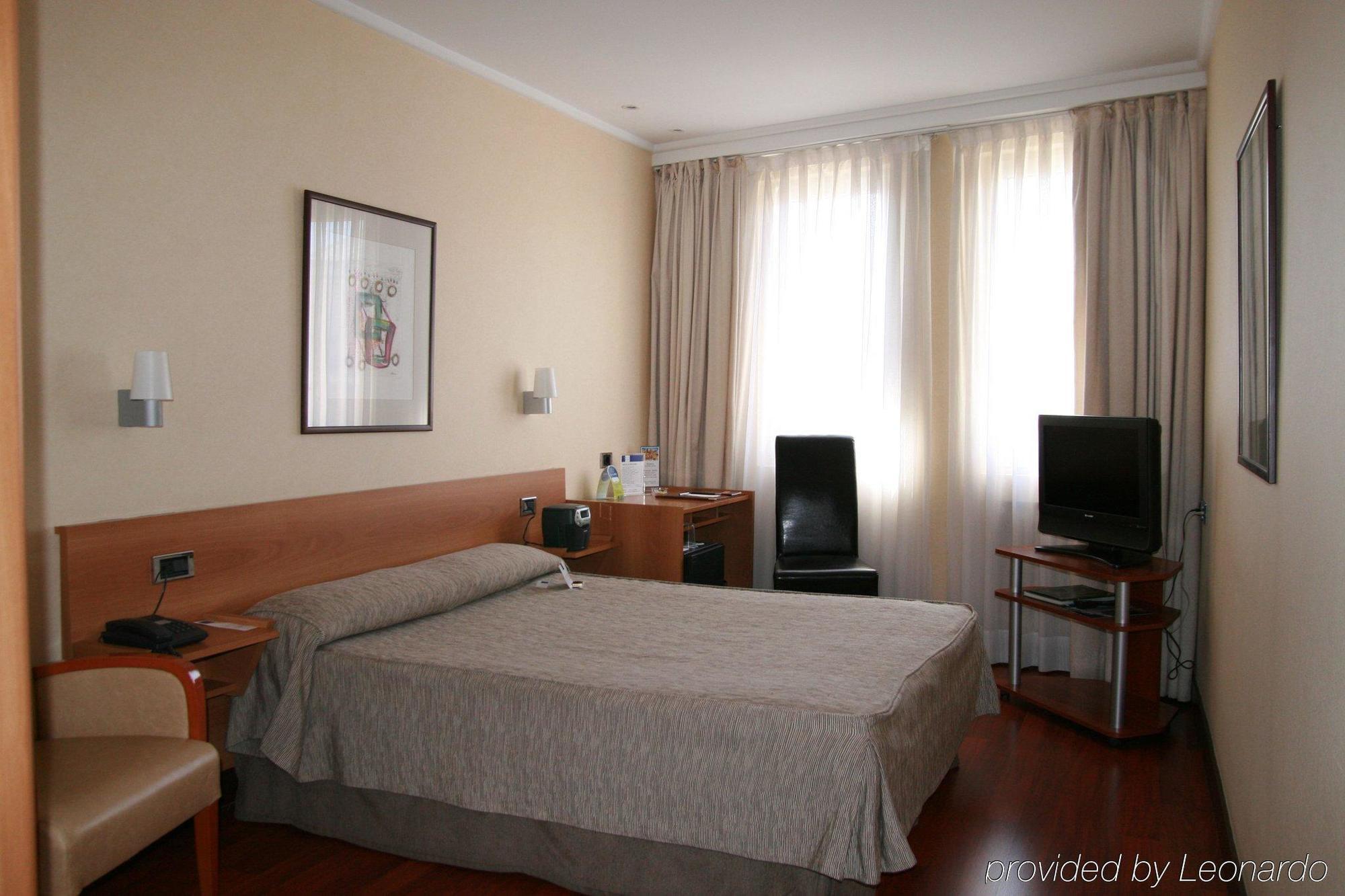Hotel Yoldi Pamplona Quarto foto